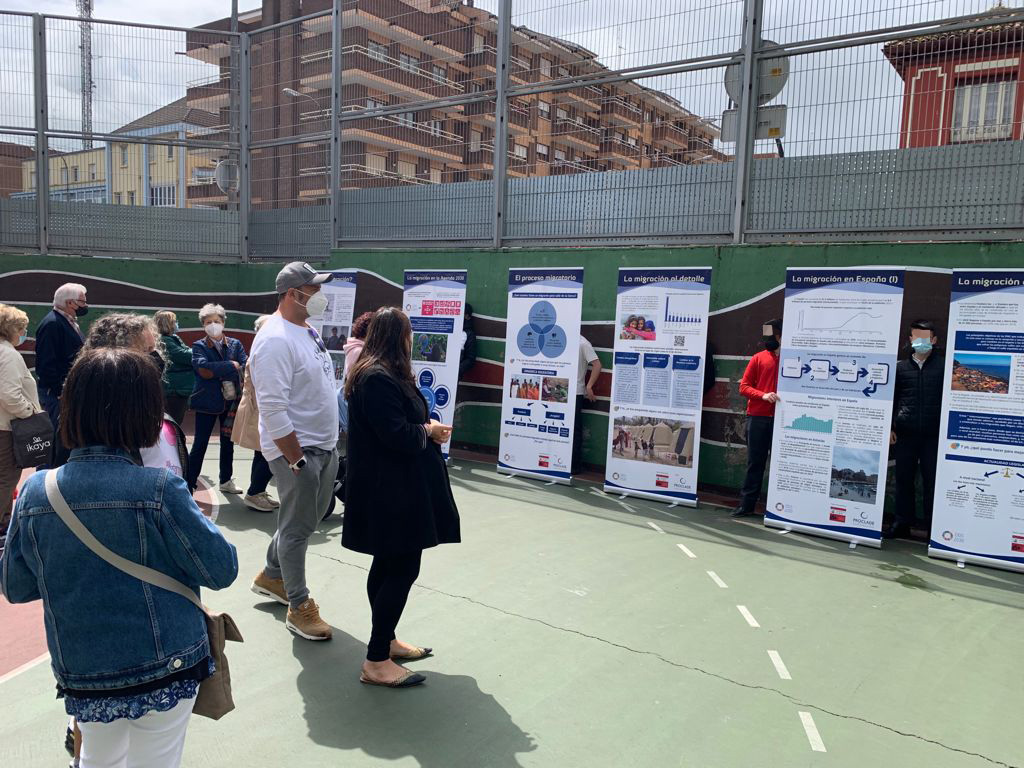 Foto Exposición Colegio Cor María 1